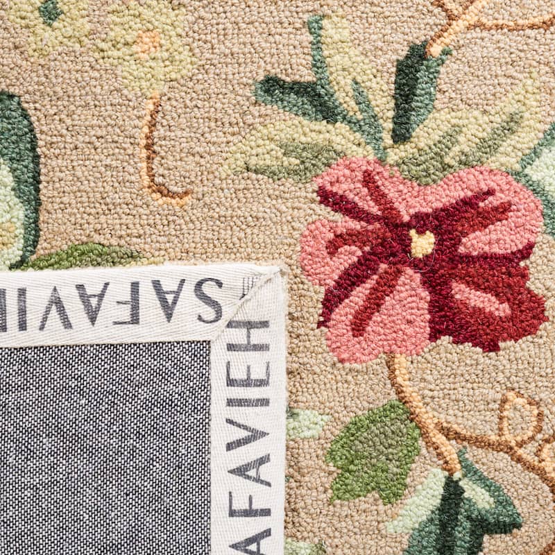 SAFAVIEH Handmade Chelsea Rubi French Country Floral Wool Rug