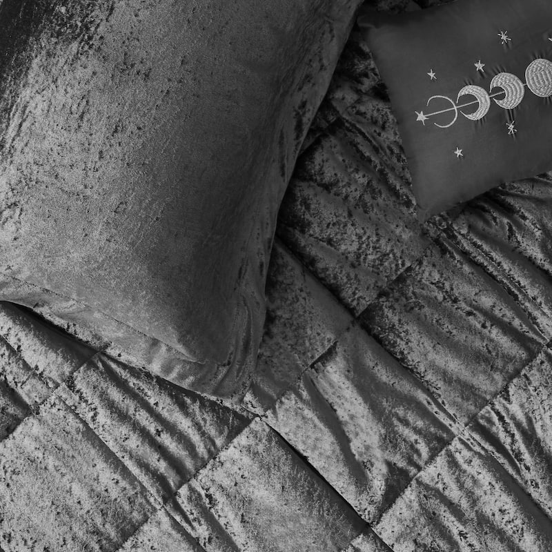 Intelligent Design Isabel Velvet Comforter Set
