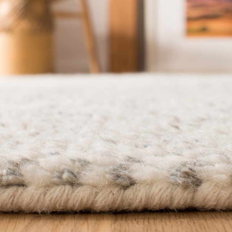 SAFAVIEH Handmade Casablanca Shag Tribal Grey Wool Rug