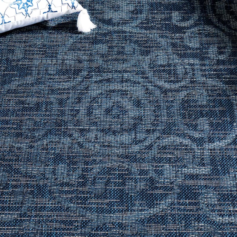 SAFAVIEH Courtyard Meghana Transitional Indoor/Outdoor Rug