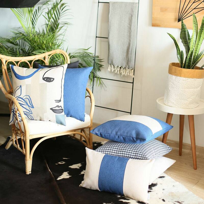 White Modern Textured Throw Pillow Bed Bath & Beyond 39555992