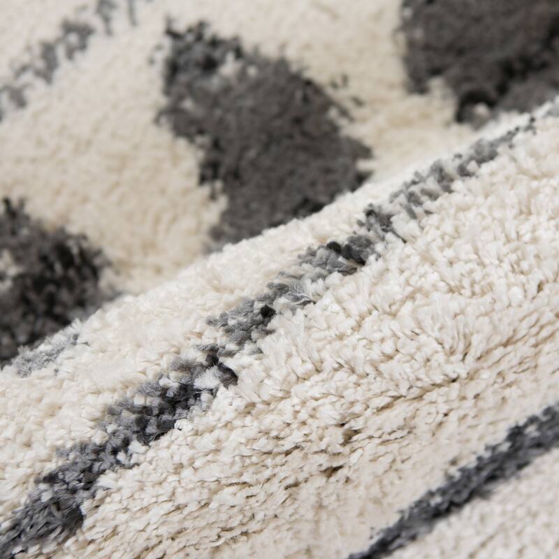 Aspen Clara Southwestern Geometric Shag Area Rug