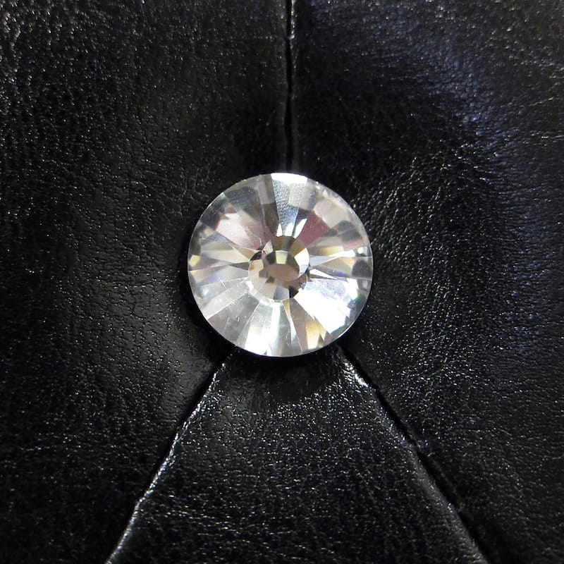 Furniture of America Lury Modern Faux Leather Tufted Platform Bed