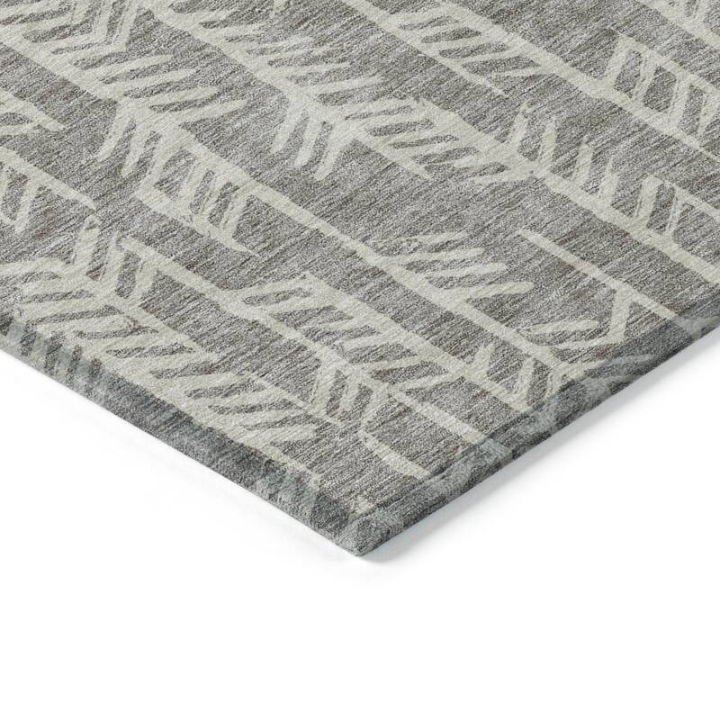 Machine Washable Indoor/ Outdoor Chantille Modern Arrows Rug
