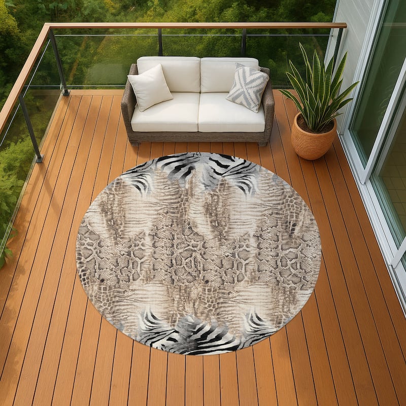 Machine Washable Indoor/ Outdoor Modern Animal Print Chantille Rug - Ivory - 8' x 8'