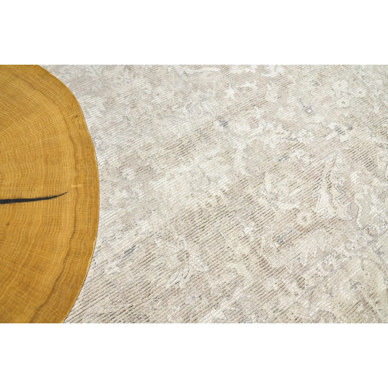 EXQUISITE RUGS Tuscany Hand-loomed Wool/Bamboo Silk Tan Area Rug.
