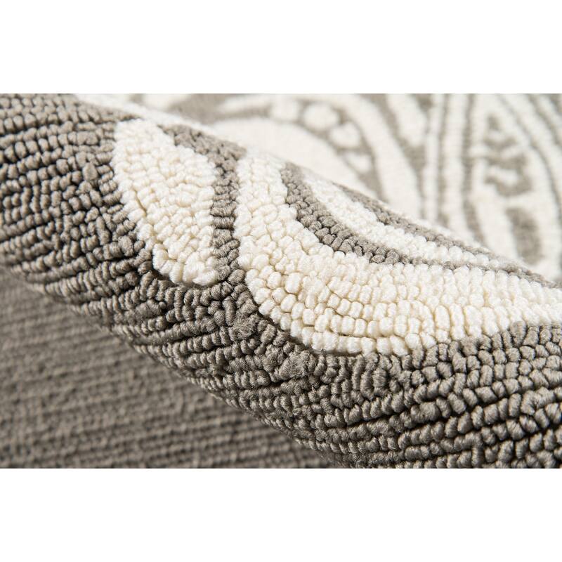 Momeni Veranda Hand Hooked Traditional Medallion Indoor Outdoor Rug