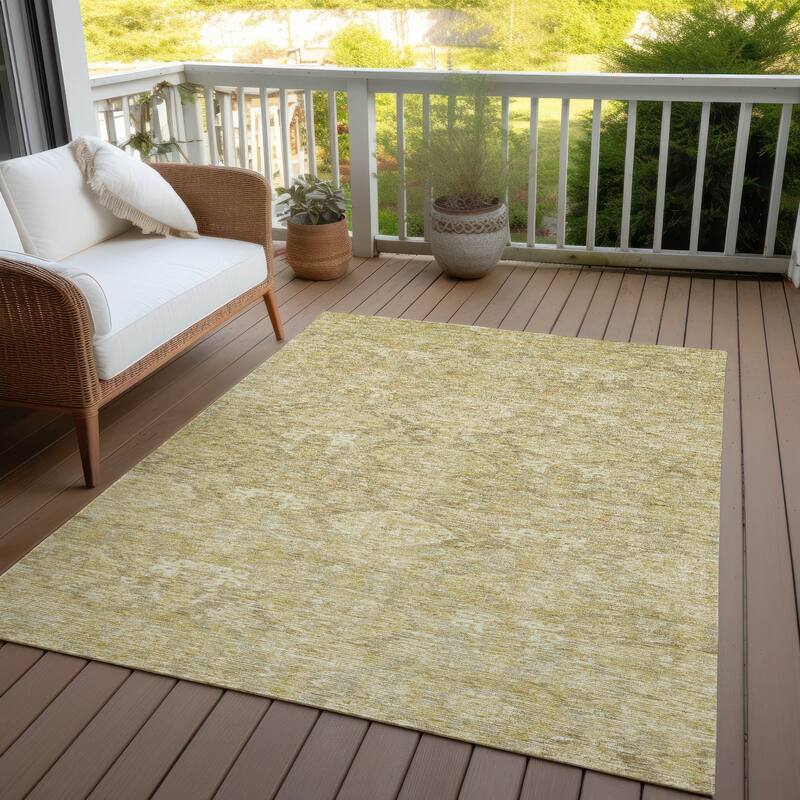 Machine Washable Indoor/ Outdoor Traditional Damask Chantille Rug