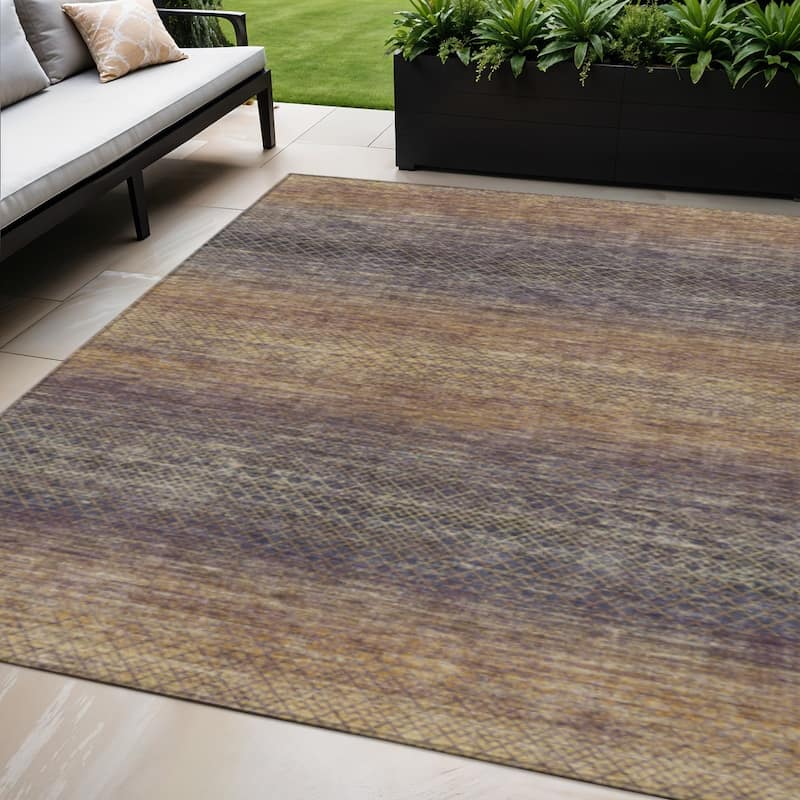 HomeRoots Geometric Transitional Rectangle Outdoor Rug - 5' X 8'