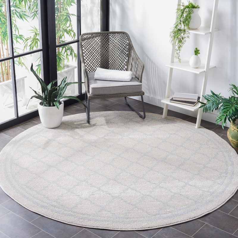SAFAVIEH Amherst Namira Trellis Rug - 7' Round - Beige/Light Grey