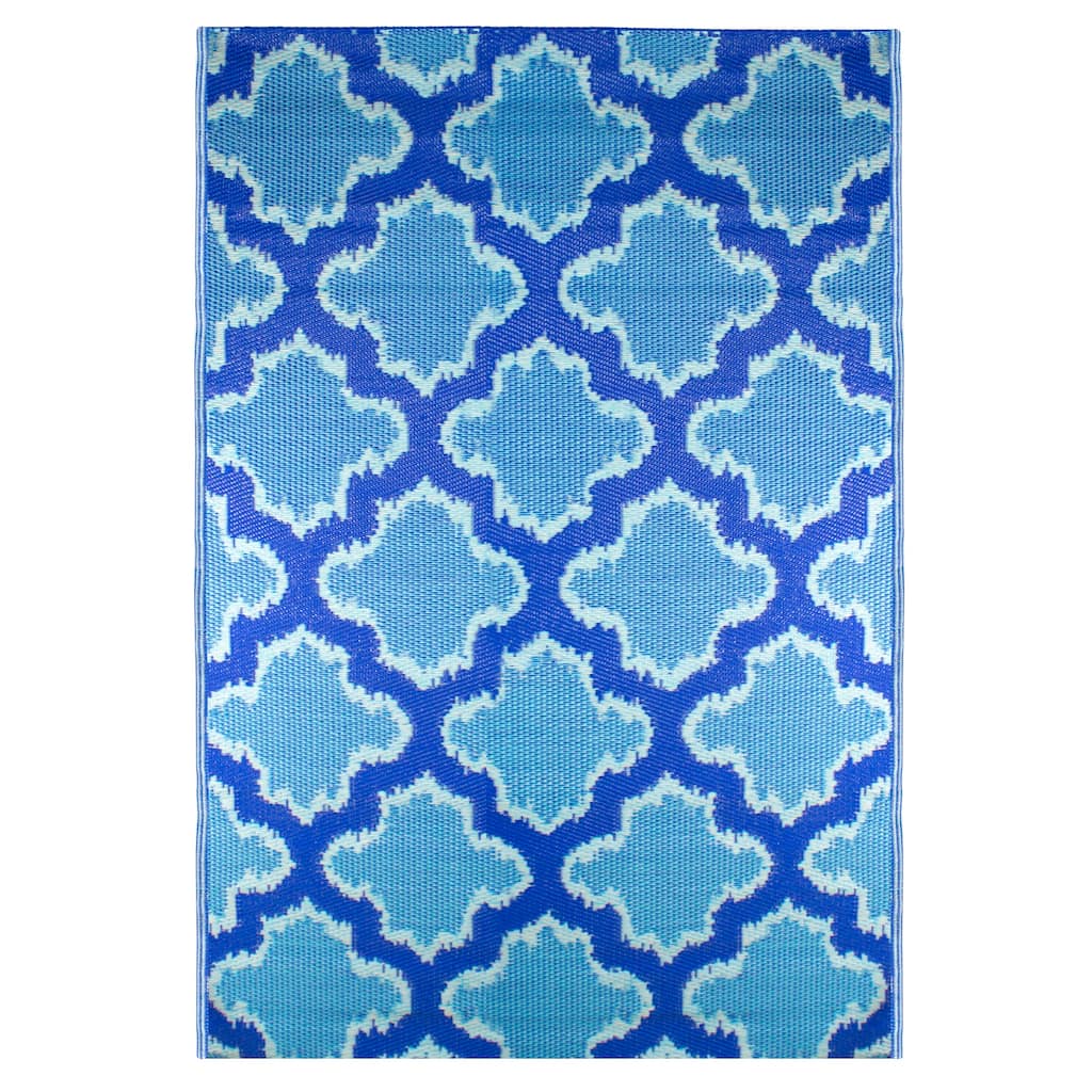 4' x 6' Blue Quatrefoil Rectangular Outdoor Area Rug - 4' x 6'