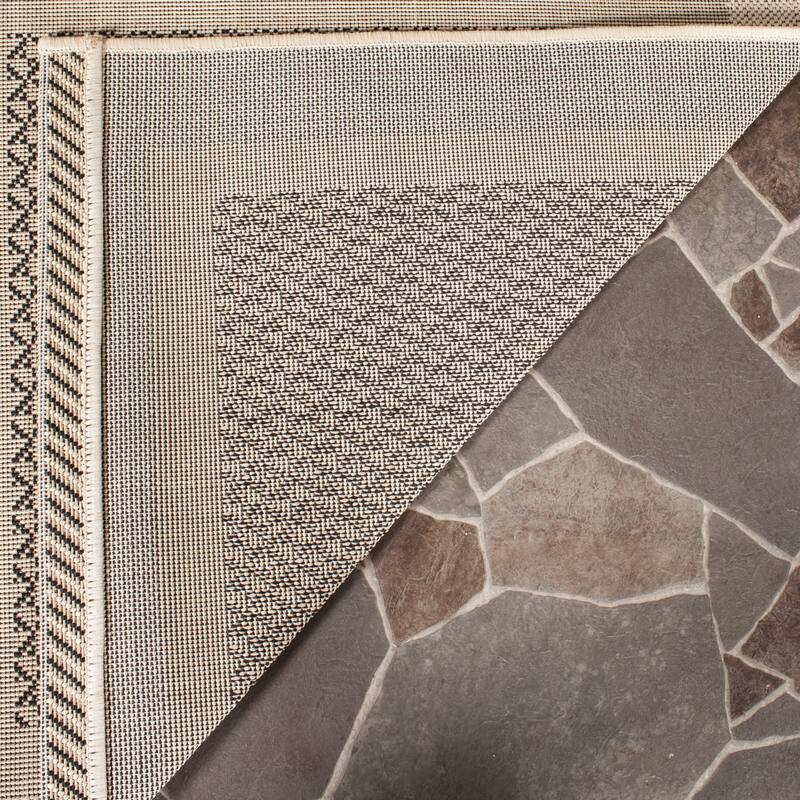 SAFAVIEH Courtyard Shirlee Indoor/ Outdoor Waterproof Patio Backyard Rug