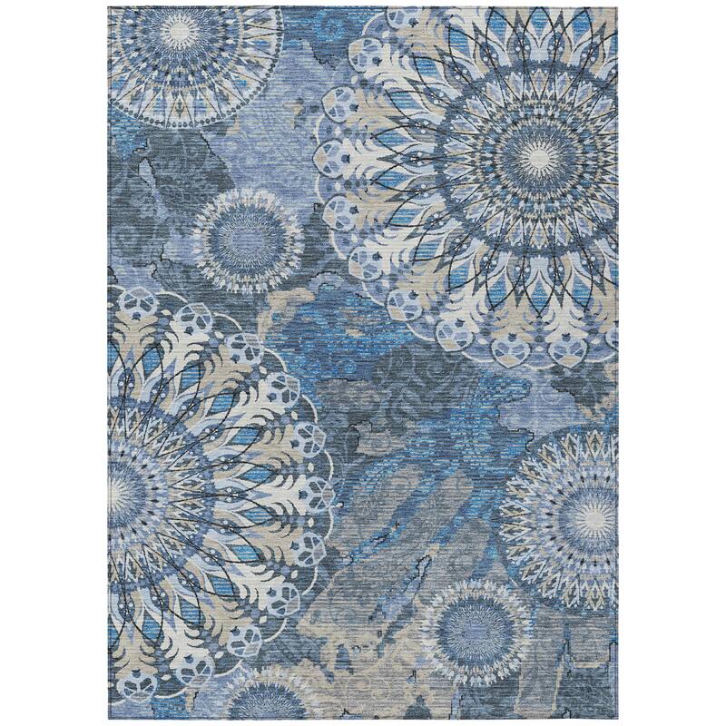 Machine Washable Indoor/ Outdoor Traditional Pinwheel Chantille Rug