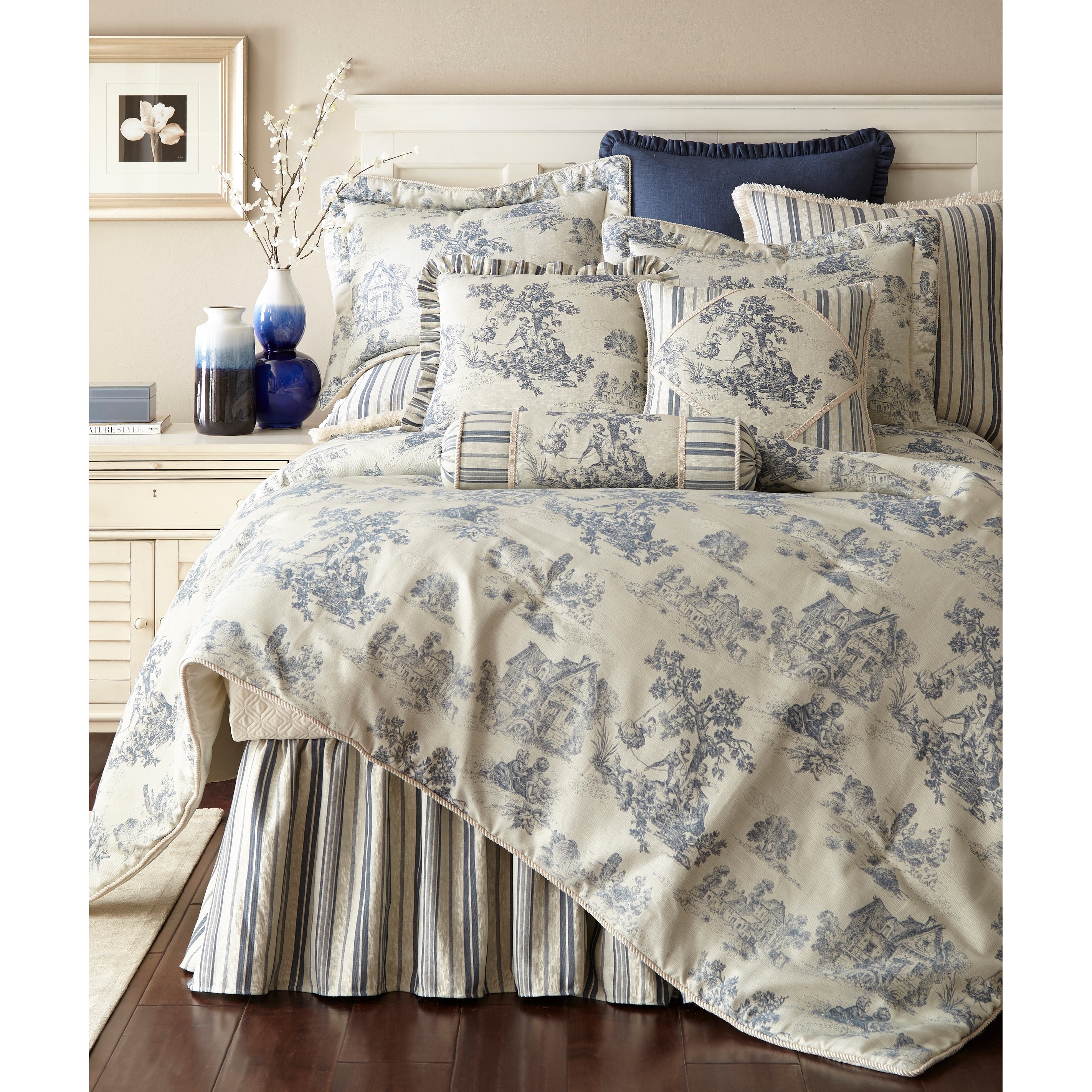 Blue toile pillow shams deals