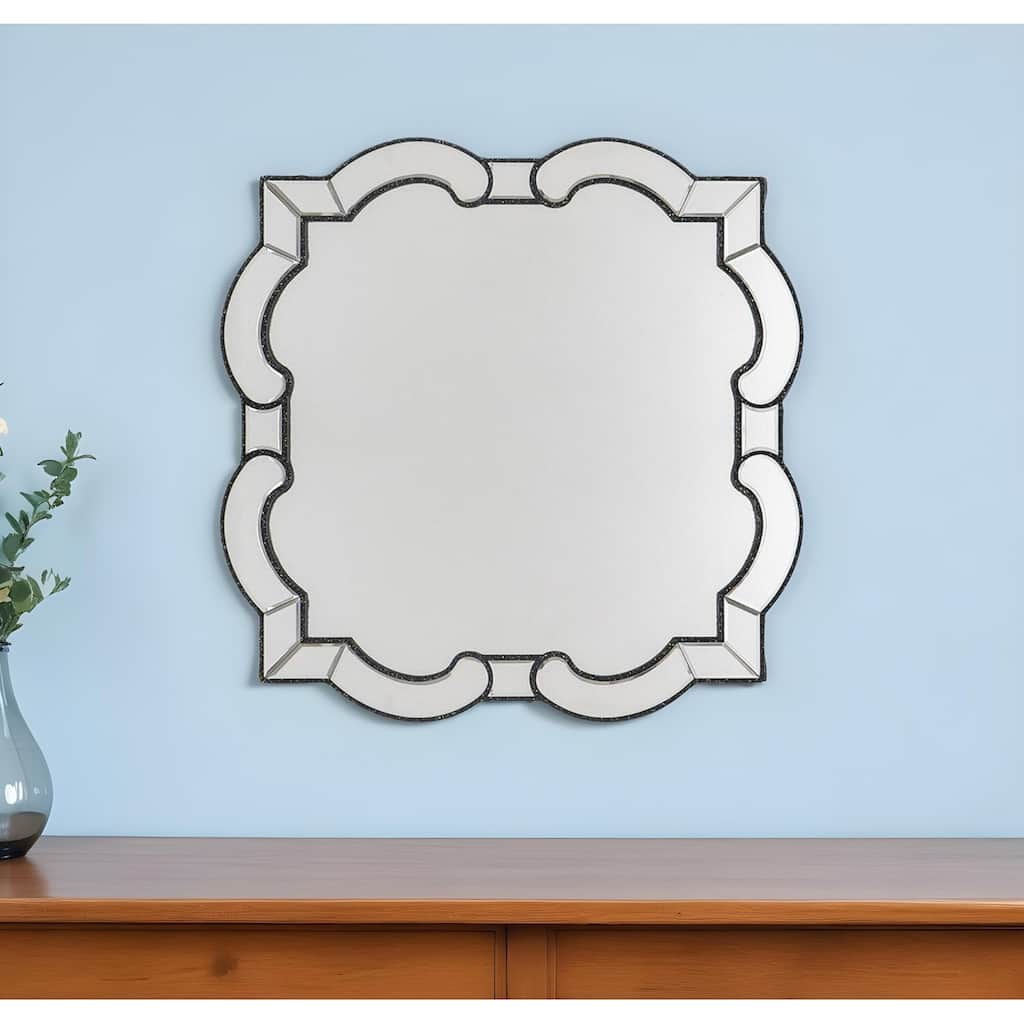 HomeRoots 32" Clear Scalloped Glass Framed Accent Mirror - 31.5' X '31.5' X '0.7