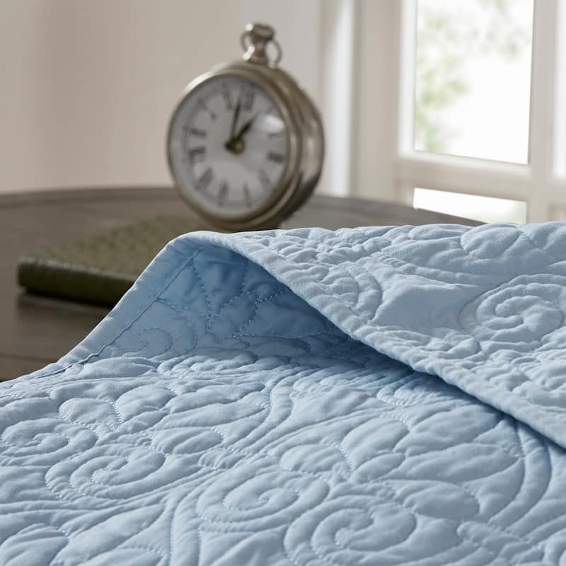 Madison Park Mansfield Reversible Oversized 3-piece Solid Texture Bedspread Quilt Set with Matching Shams