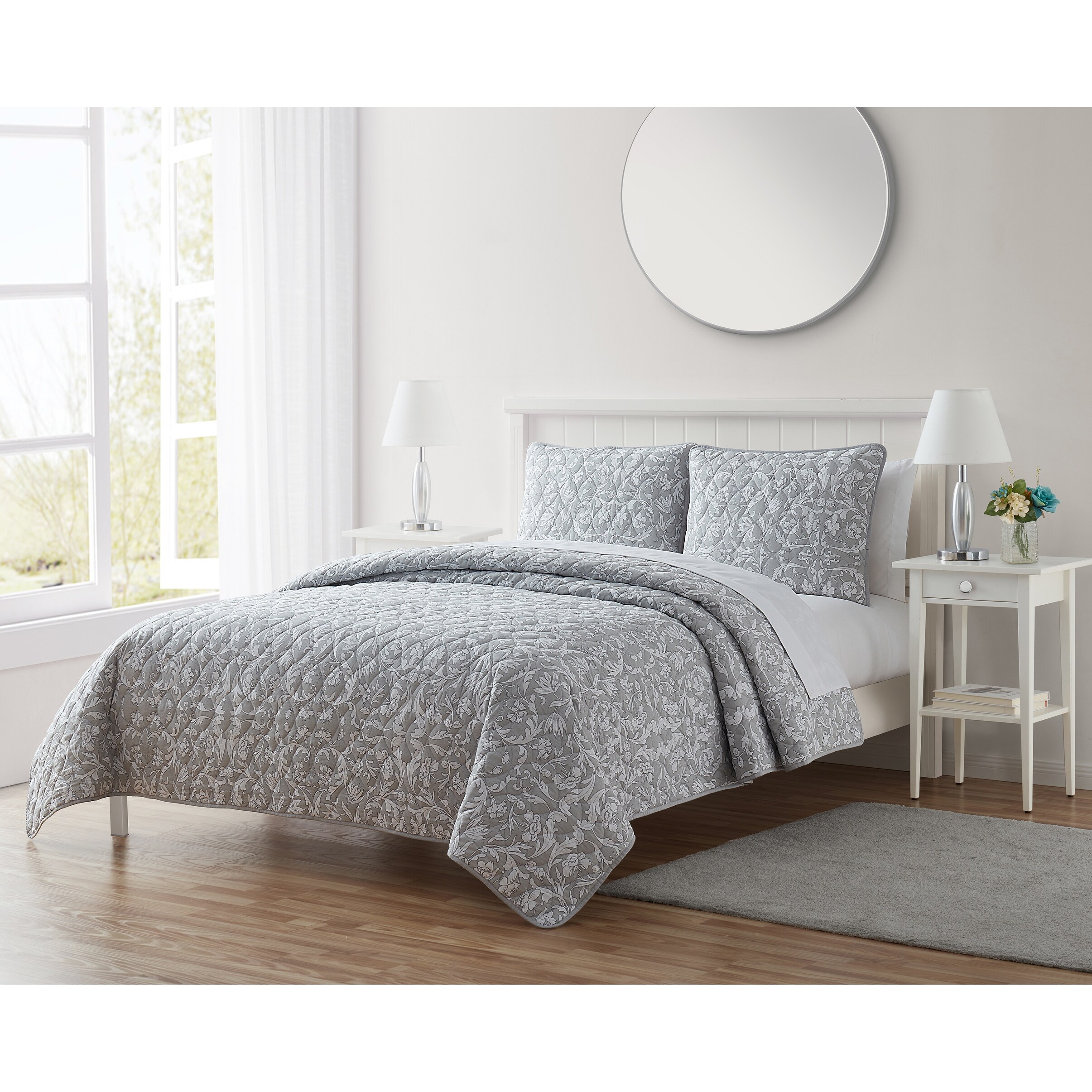 Tahari promp home quilt shams