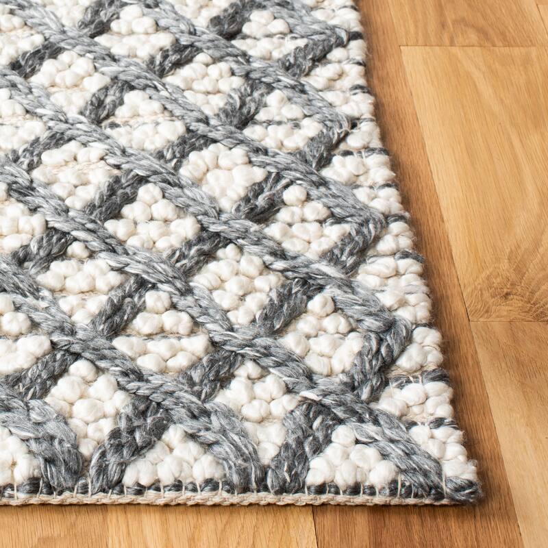 SAFAVIEH Handmade Natura Kumara Wool Rug