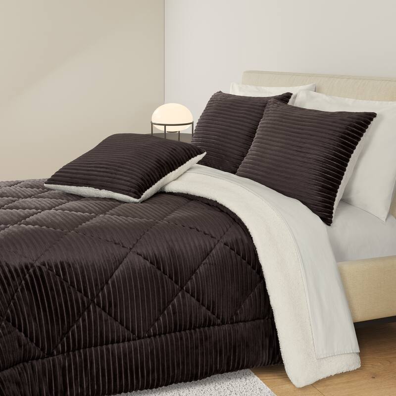 J. Queen New York Everett Comforter Set