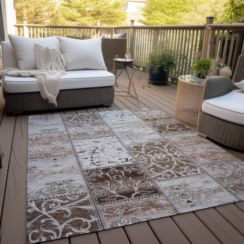 Machine Washable Indoor/ Outdoor Traditional Patchwork Chantille Rug