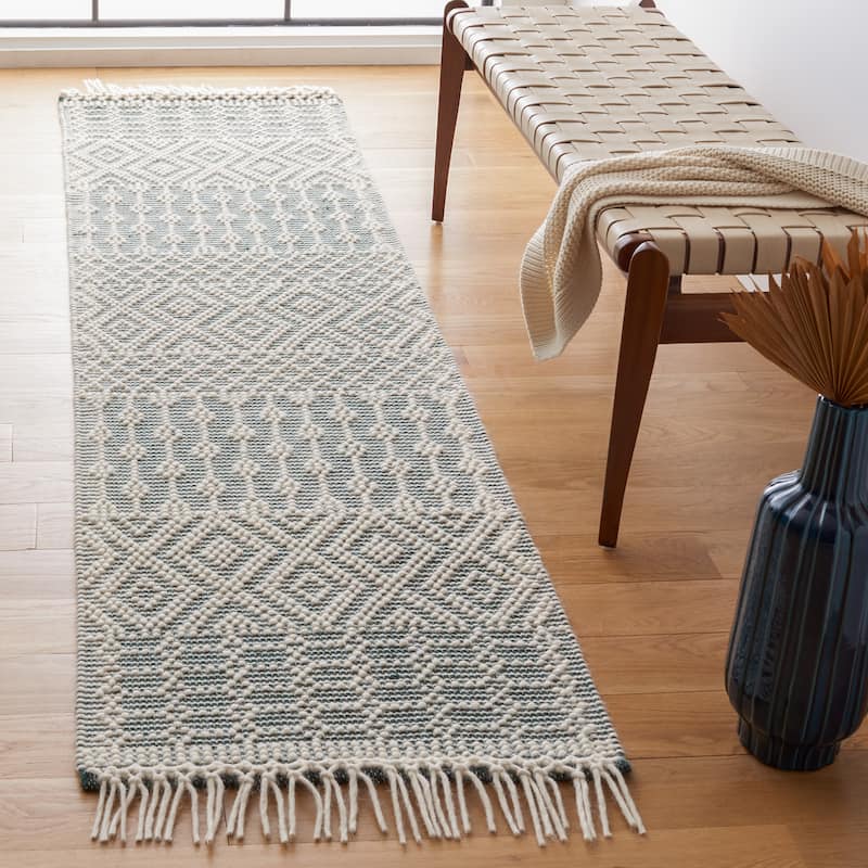 SAFAVIEH Handmade Natura Estel Wool Fringe Rug - 2'3" x 6' Runner - Green