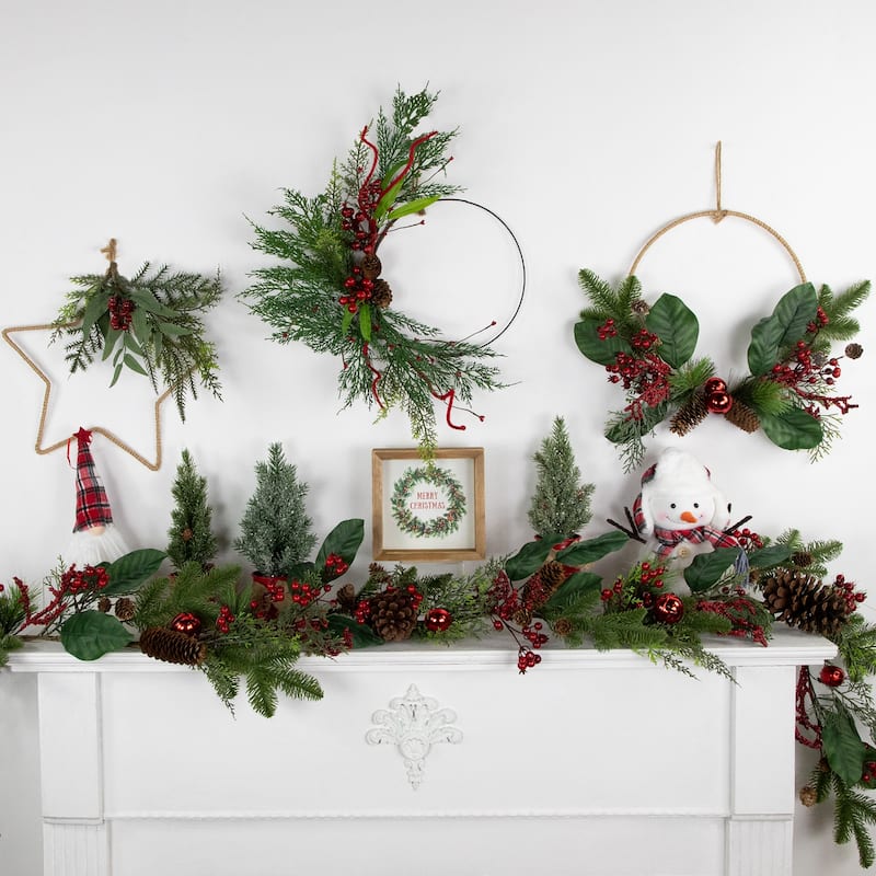Mixed Greenery Berry Artificial Christmas Wreath 18" Unlit