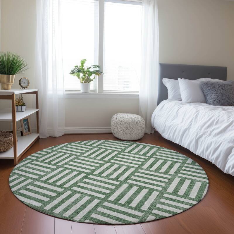 Machine Washable Indoor/ Outdoor Chantille Contemporary Geo Rug - Green - 8' x 8'