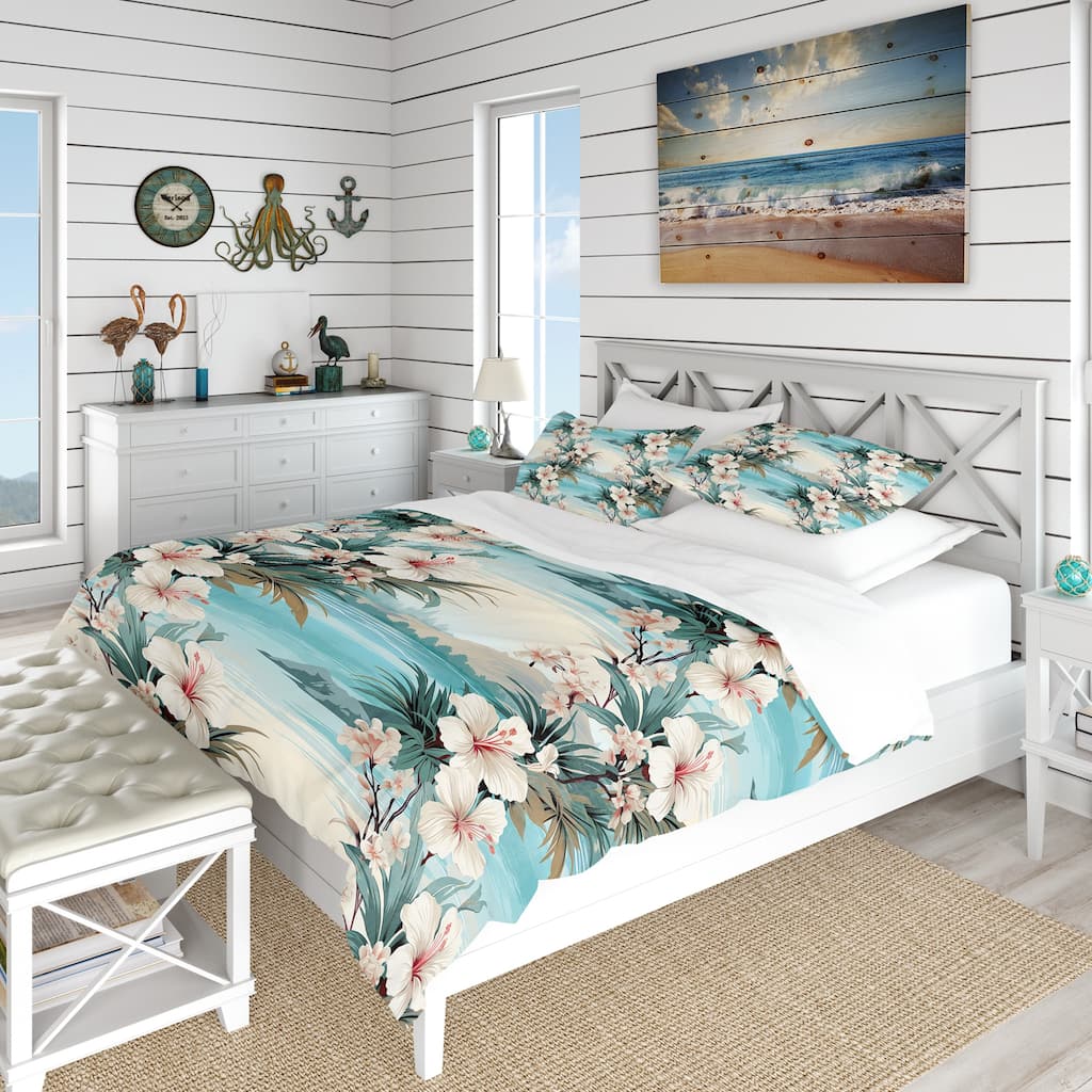 Designart "Seaside Reflections Tropical Pattern" White Coastal - Bed Cover Set With Shams
