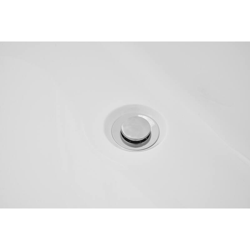 Odell Soaking Bathtub in Glossy White