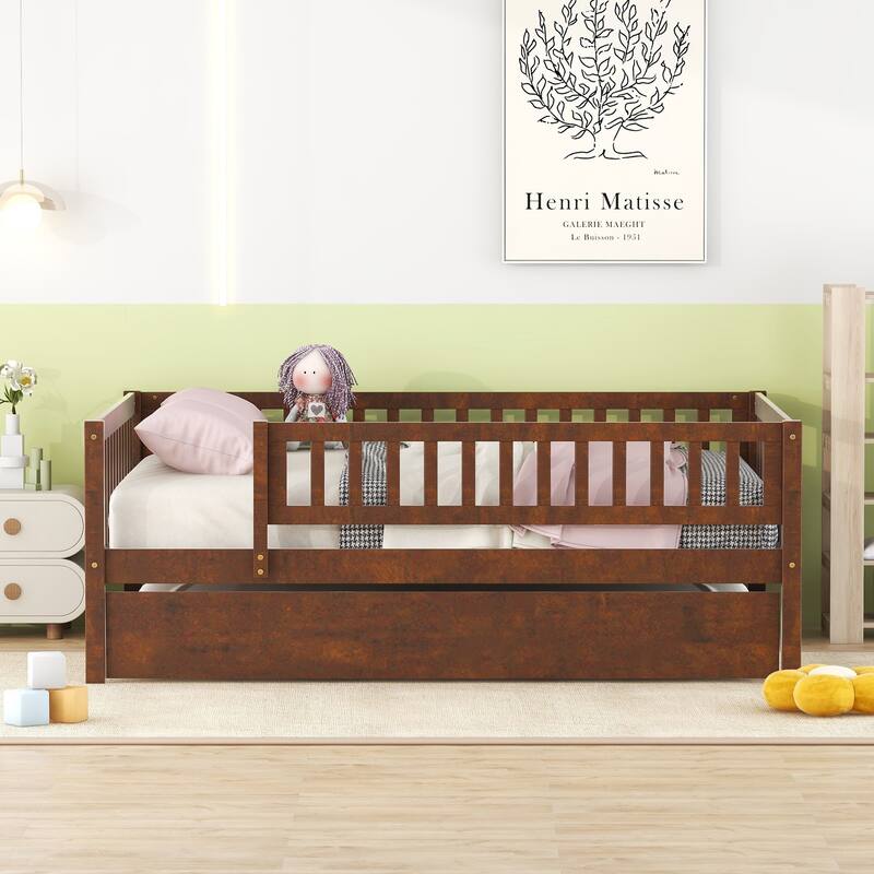Full Size Daybed with Pull-Out Trundle and Fence Guardrails