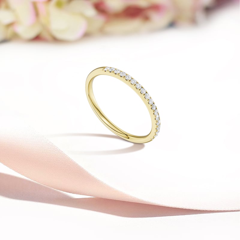 1/5ct TDW Diamond Wedding Band in 14K Gold for Women