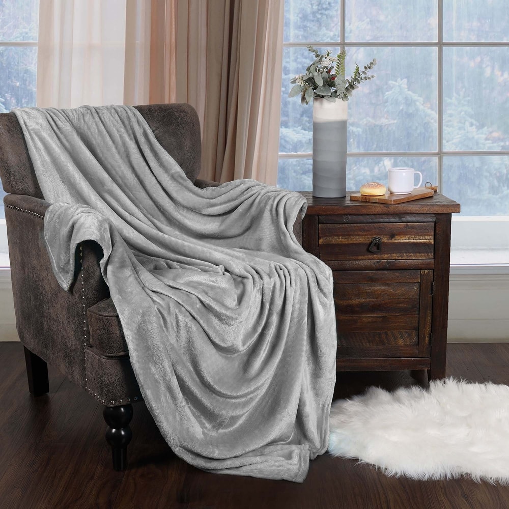 Superior Fleece Plush Medium Weight Soft Fluffy Decorative Blanket