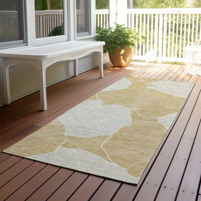 Machine Washable Indoor/ Outdoor Tropical Floral Chantille Rug - Gold - 2'3" x 7'6"