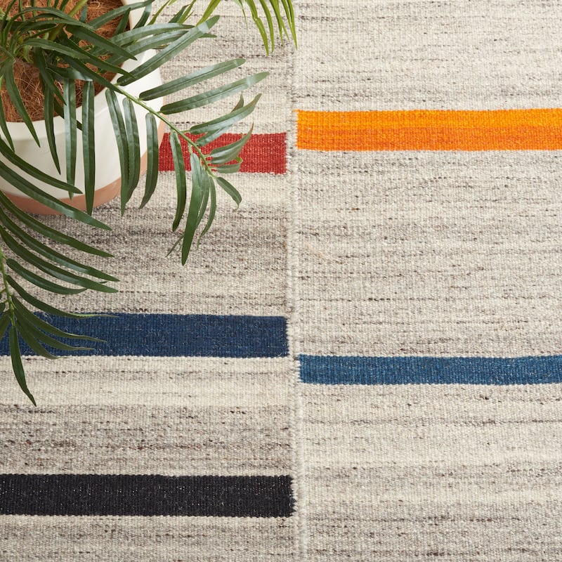 SAFAVIEH Handmade Kilim Quyen Boho Stripe Wool Rug