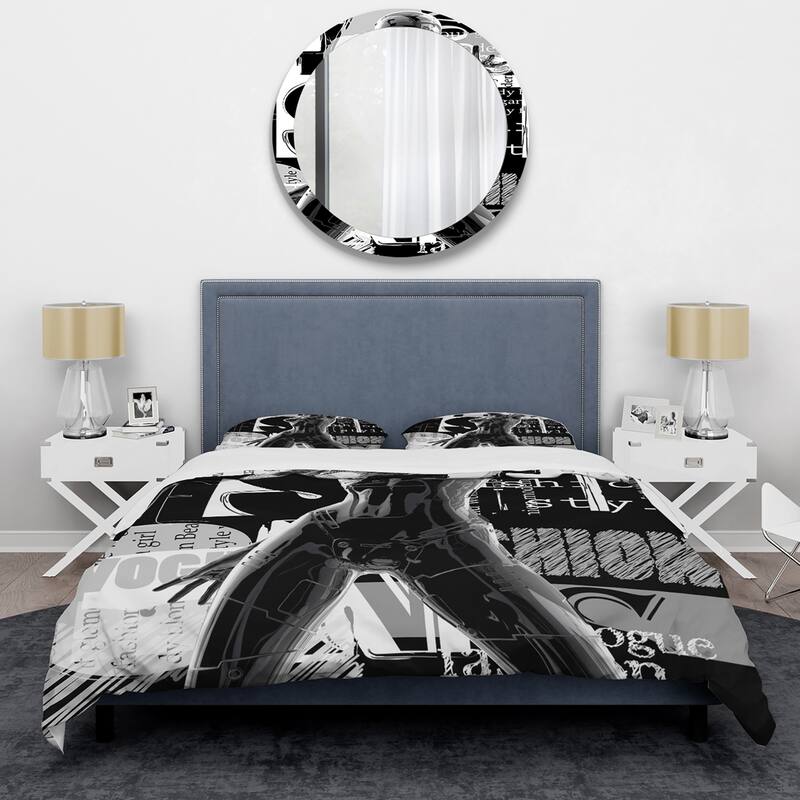 Designart 'Monochrome Cyborg Body II' Modern Duvet Cover Set