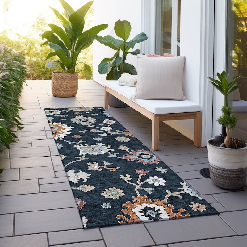Machine Washable Indoor/ Outdoor Chantille Traditonal Kashan Rug - Black - 2'3" x 7'6"