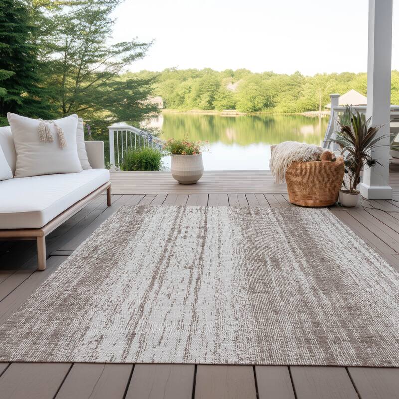Machine Washable Indoor/ Outdoor Chantille Stripes Ombre Rug - Taupe - 2'6" x 3'10"