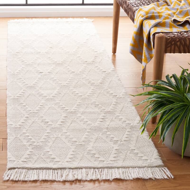 SAFAVIEH Handmade Marbella Gully Trellis Fringe Wool Rug - 2'3" x 8' Runner - Ivory