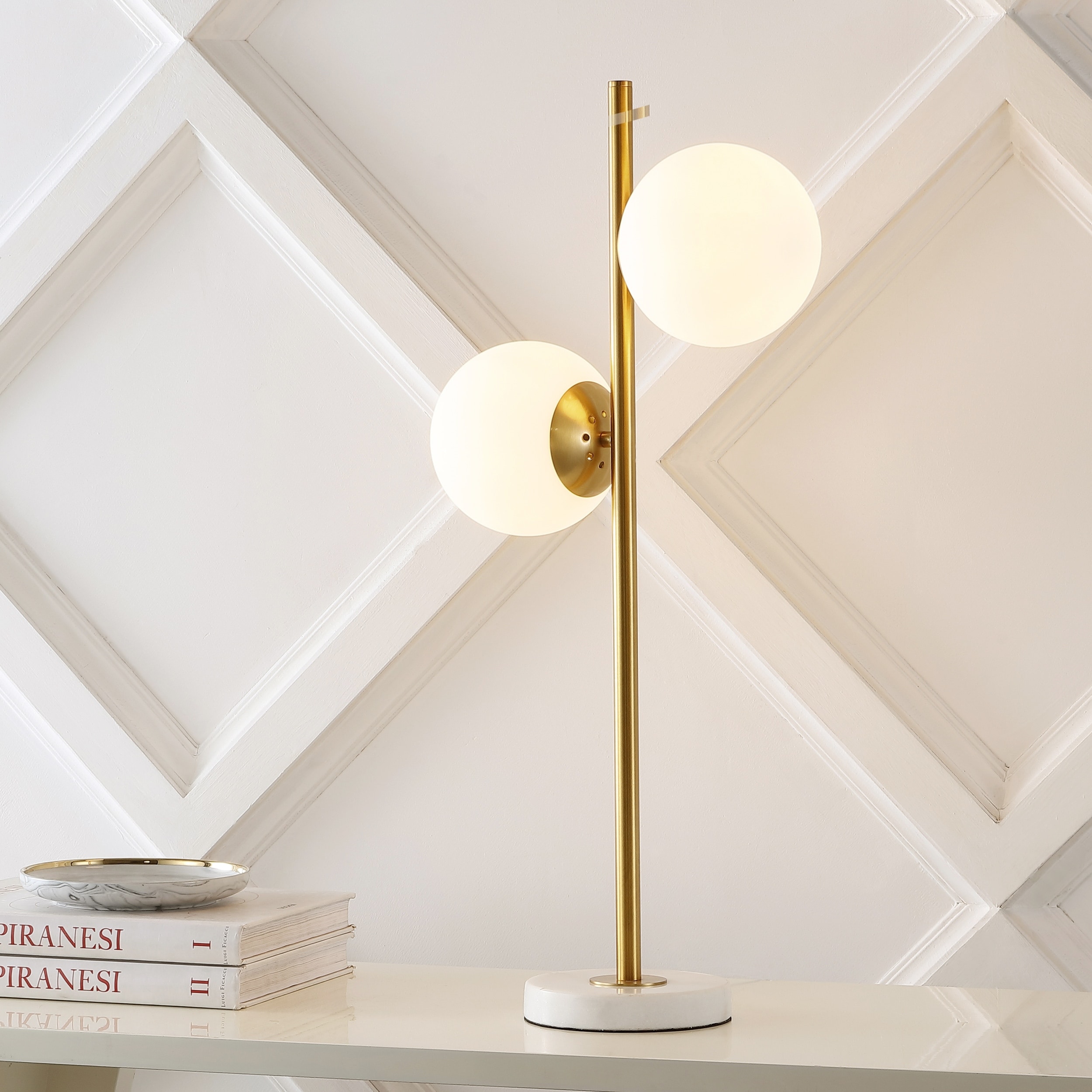 JONATHAN Y Dino 28" 2-Light Coastal Vintage Iron LED Table Lamp, Brass Gold/White