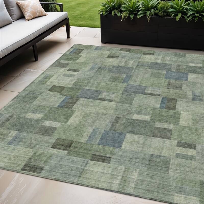 HomeRoots Geometric Transitional Rectangle Outdoor Rug - 5' X 8'