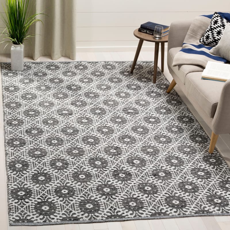SAFAVIEH Handmade Flatweave Montauk Cesira Casual Cotton Rug - 2'3" x 3'9" - Black/Ivory