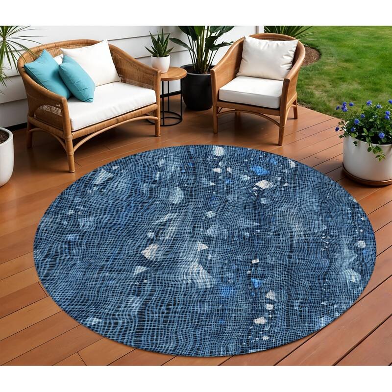 HomeRoots Abstract Transitional Rectangle Outdoor Rug - 8' Round
