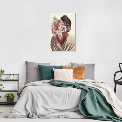 Wynwood Studio Fashion and Glam Alessa White and Cream White Traditional Wall Art Canvas Print