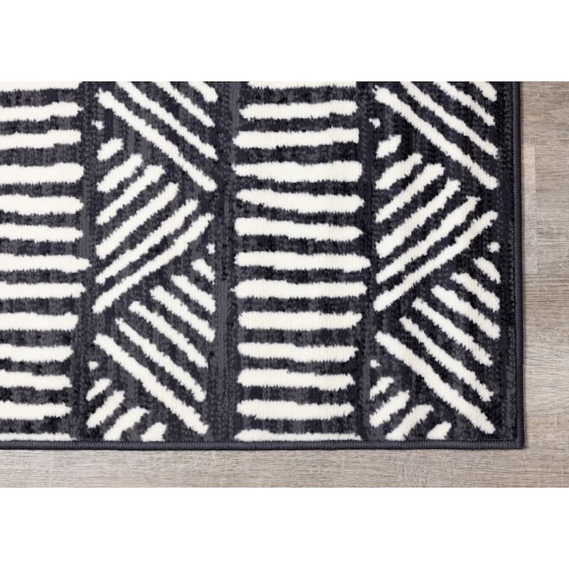 Florence Collection - Black/White Tribal Striped Area Rug - 4'7" x 6'7"
