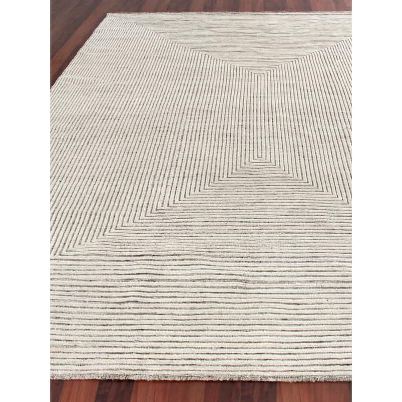 EXQUISITE RUGS Crescent Hand-knotted New Zealand Wool Ivory Area Rug.
