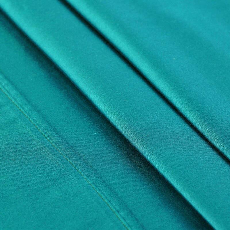 Superior Egyptian Cotton 300 Thread Count Solid Bed Sheet Set