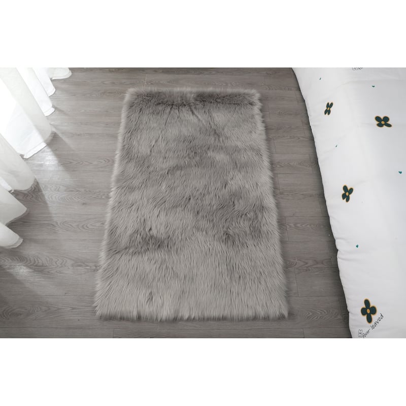 60 in L Ultra Soft Fluffy Faux Fur Sheepskin Area Rug - 3'6"