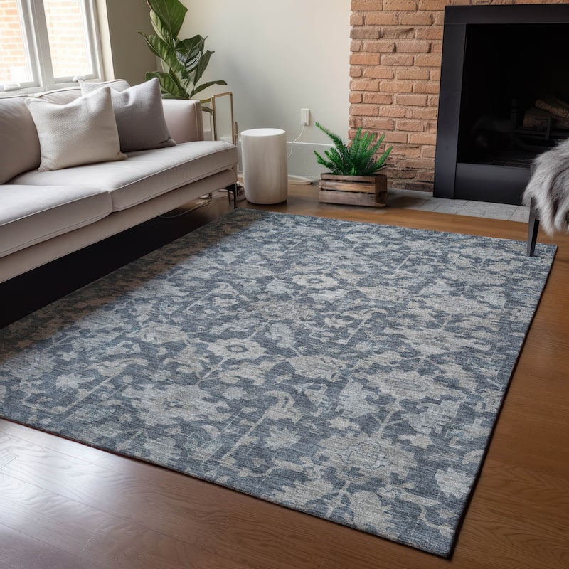 Machine Washable Indoor/ Outdoor Casual Traditional Chantille Rug