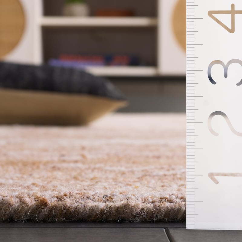 SAFAVIEH Handmade Oakwood Malalija Wool Rug