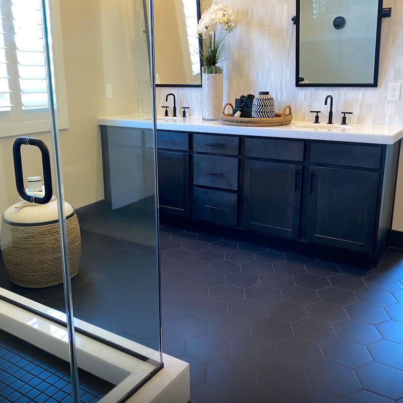 Handmade 8x9-in Menara Solid Black Tile, Pack of 12 (Morocco)